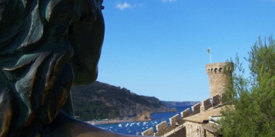 Ava Gardner, inmortalizada mirando a la fortaleza de Tossa de Mar