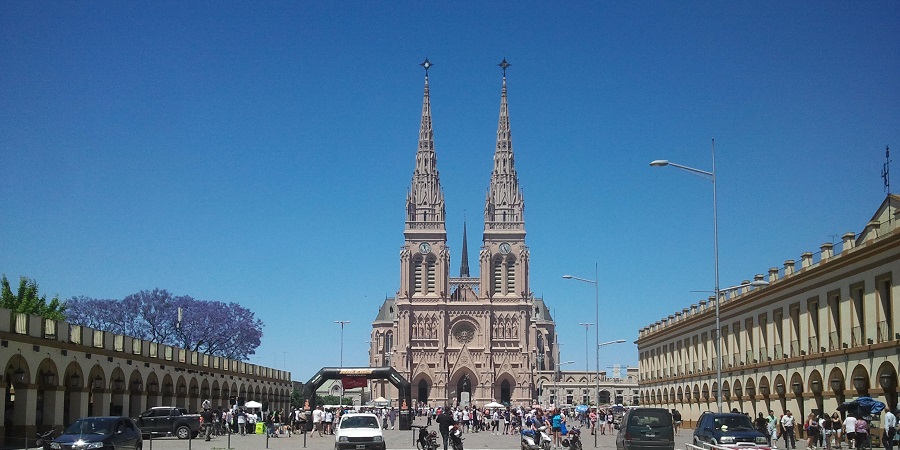 Explanada de la basílica de Luján