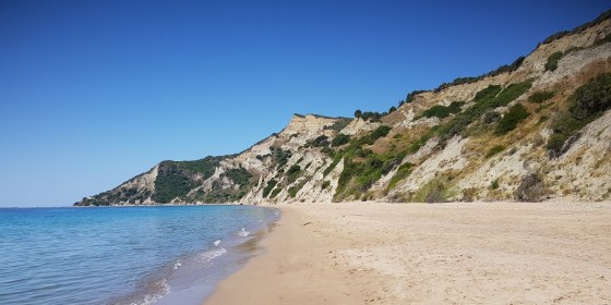 Playa de Arkoudillas, recóndita en el sur de la isla, la más hermosa de Corfú