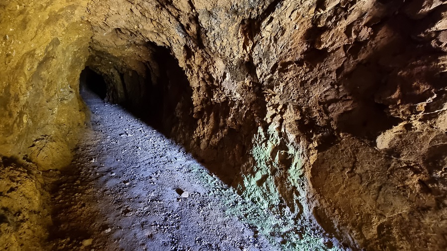 Galería principal de la mina de Peña Tascón