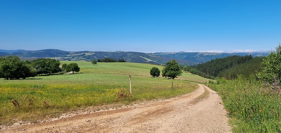 Vistas desde el inicio de la ruta a Mina Carmina, apenas a unos metros de haber dejado Santa Engracia